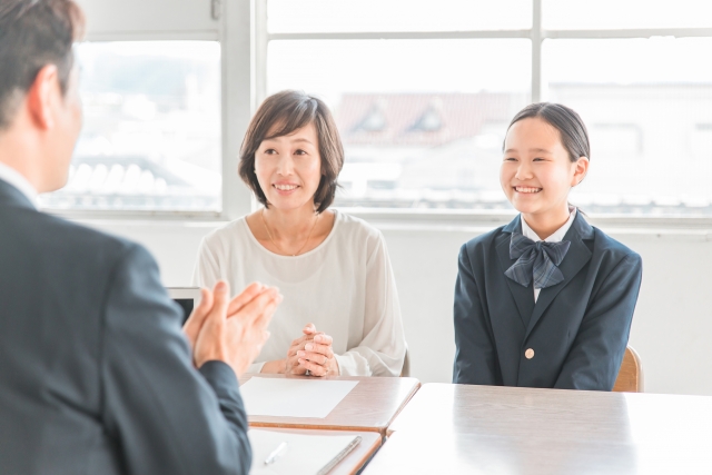 先生と中学生とお母さん